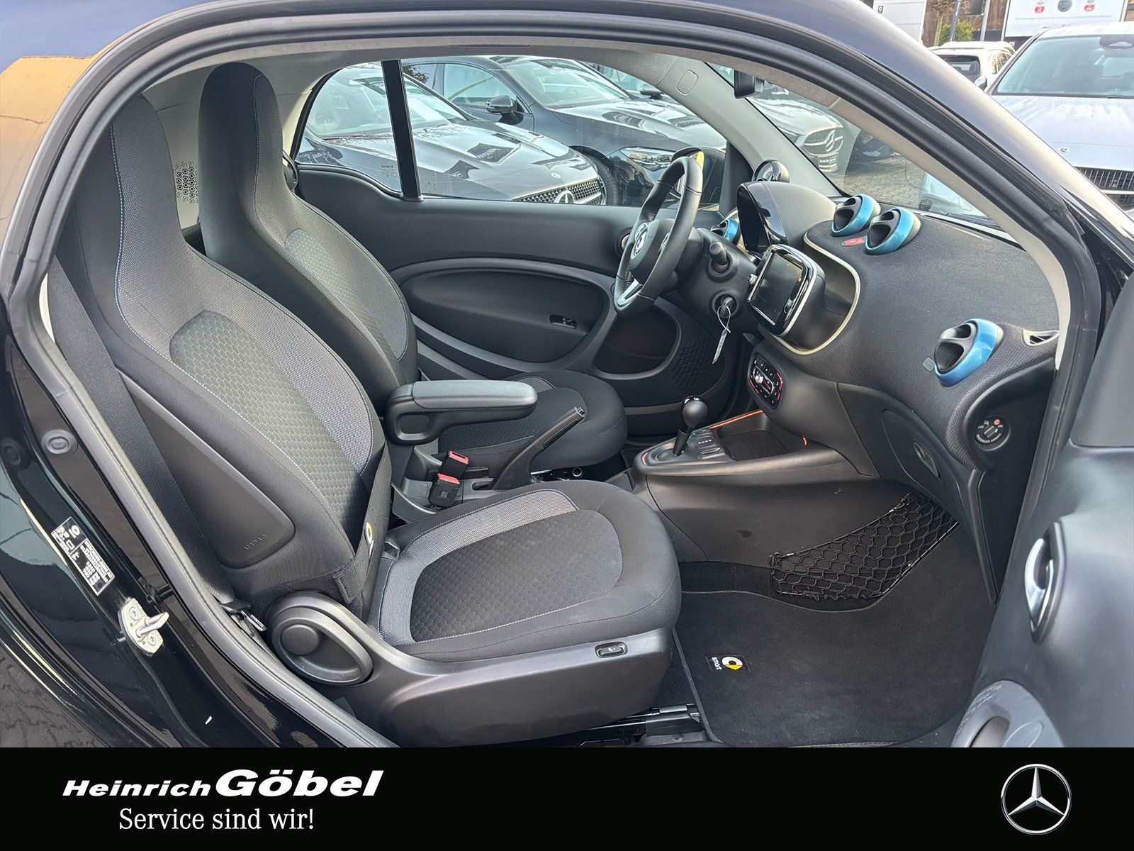 Fahrzeugabbildung Smart EQ PASSION*22KW-LADER*WINTER-PAKET*LED GJR*KAMER