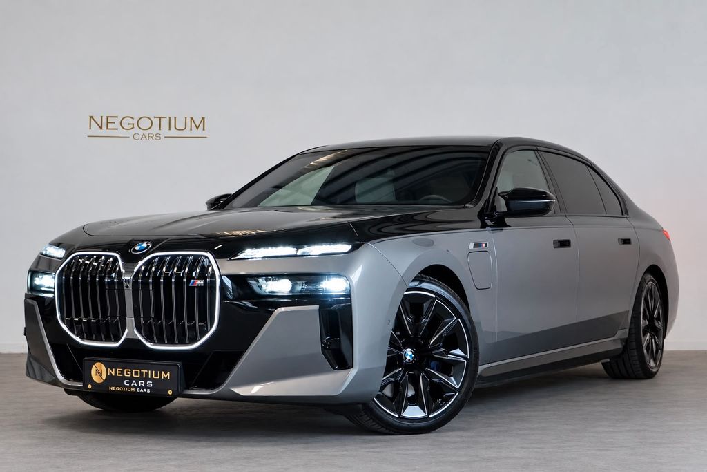 Image of BMW M760