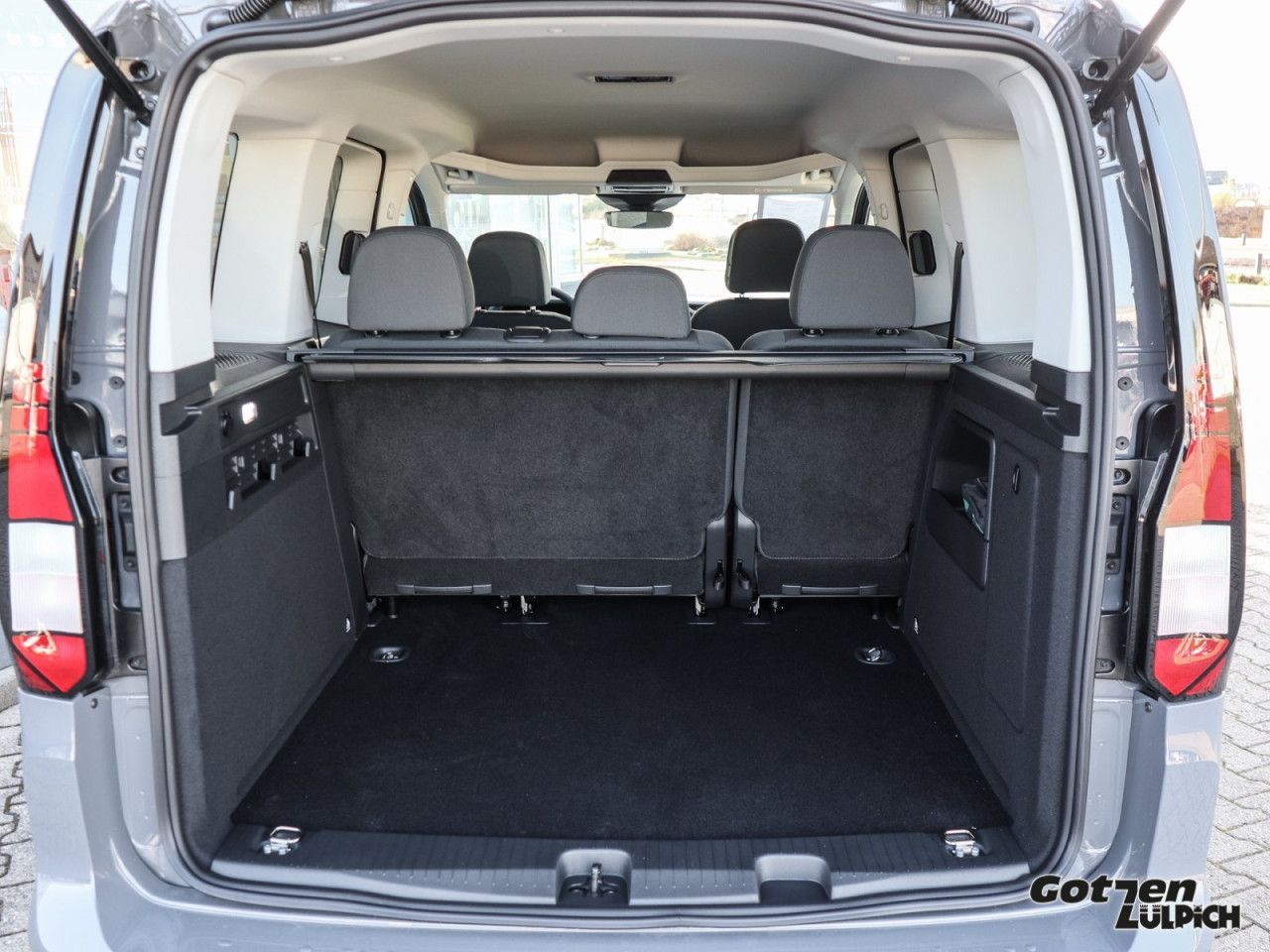 Fahrzeugabbildung Volkswagen Caddy 1.5 TSI Klima AHK App-Connect Winterpaket