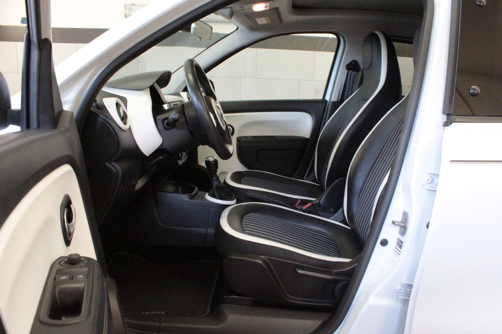 Fahrzeugabbildung Renault Twingo SCe65 Intens*Easy Link*Faltdach*