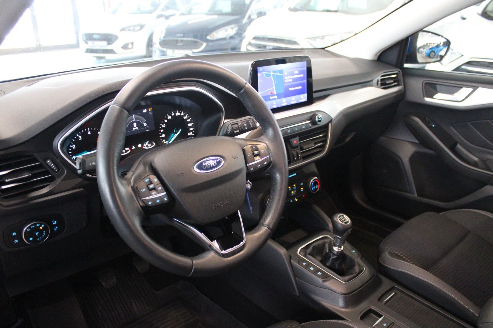 Fahrzeugabbildung Ford Focus Cool & Connect LED NAVI CAM PDC WinterPak.