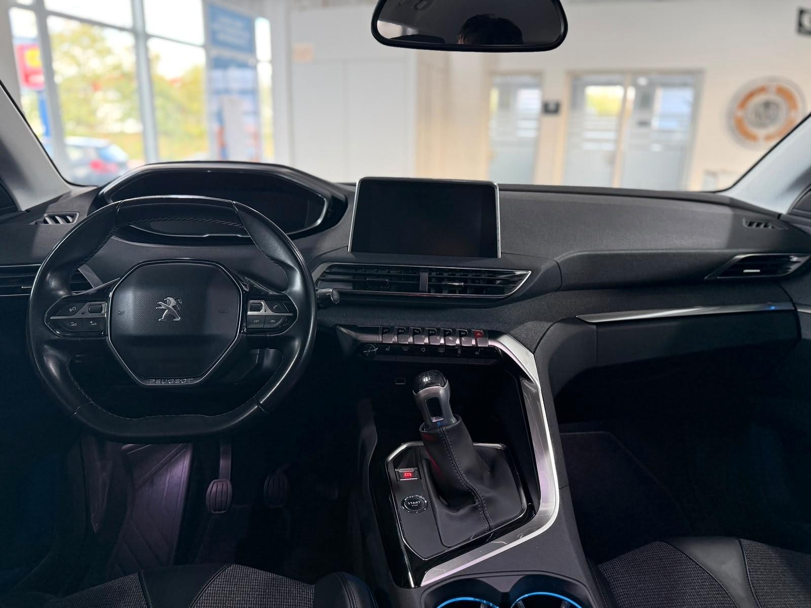 Peugeot 3008 Allure*PDC*SHZ*KAM*NAVI*TEILLEDER*