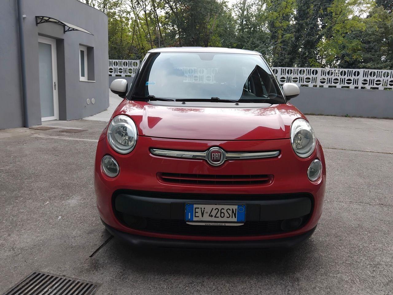 Fiat 500L 2014 — interior