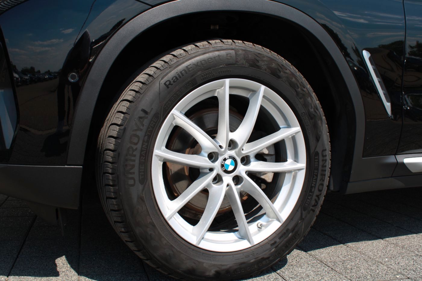 BMW X3 xDrive20d Navi LED Sportsitze AHK Kamera DAB foto 6