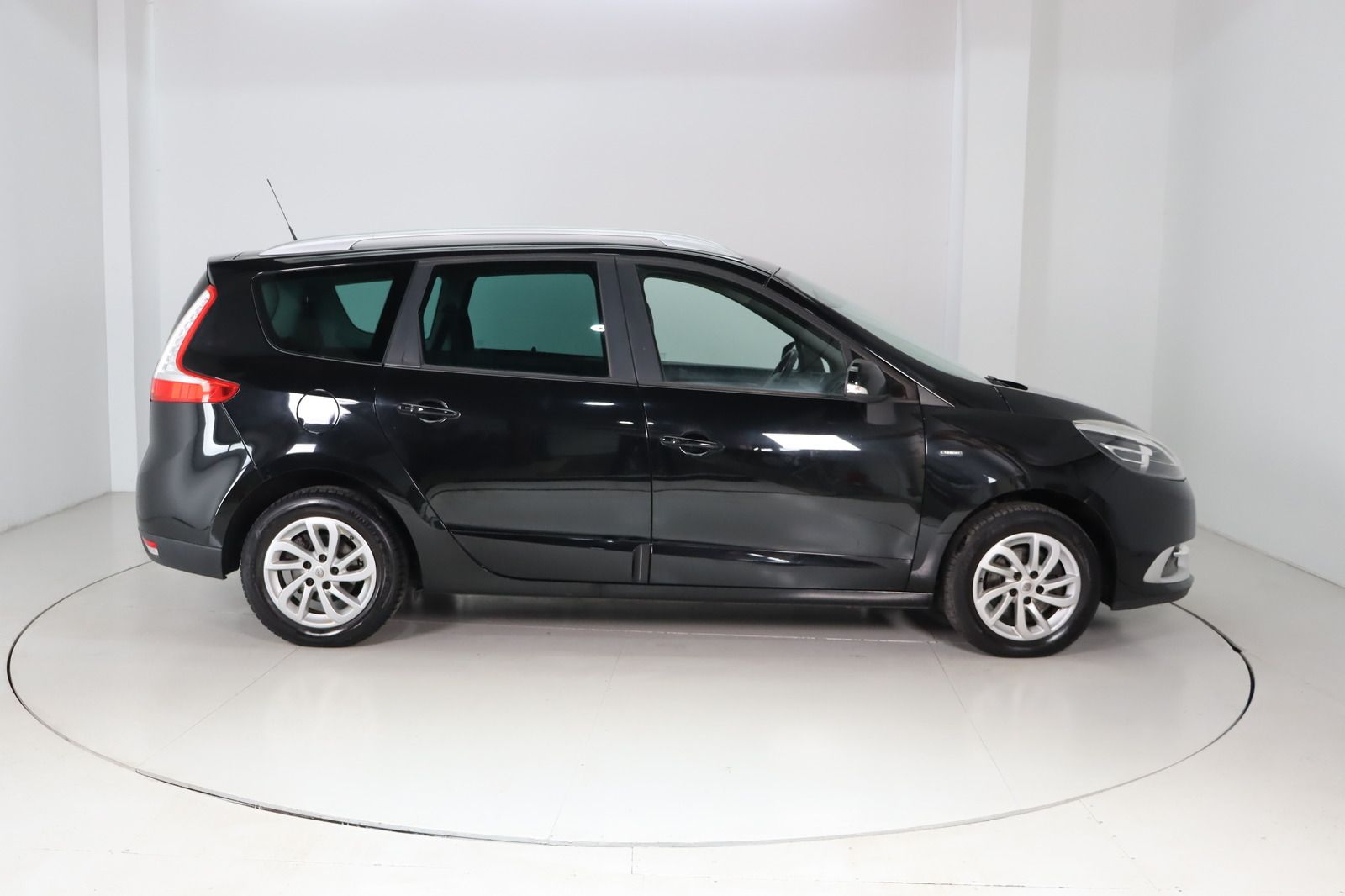 Fahrzeugabbildung Renault Grand Scenic III 1.4 dCi Limited * 7 Sitzer * Na