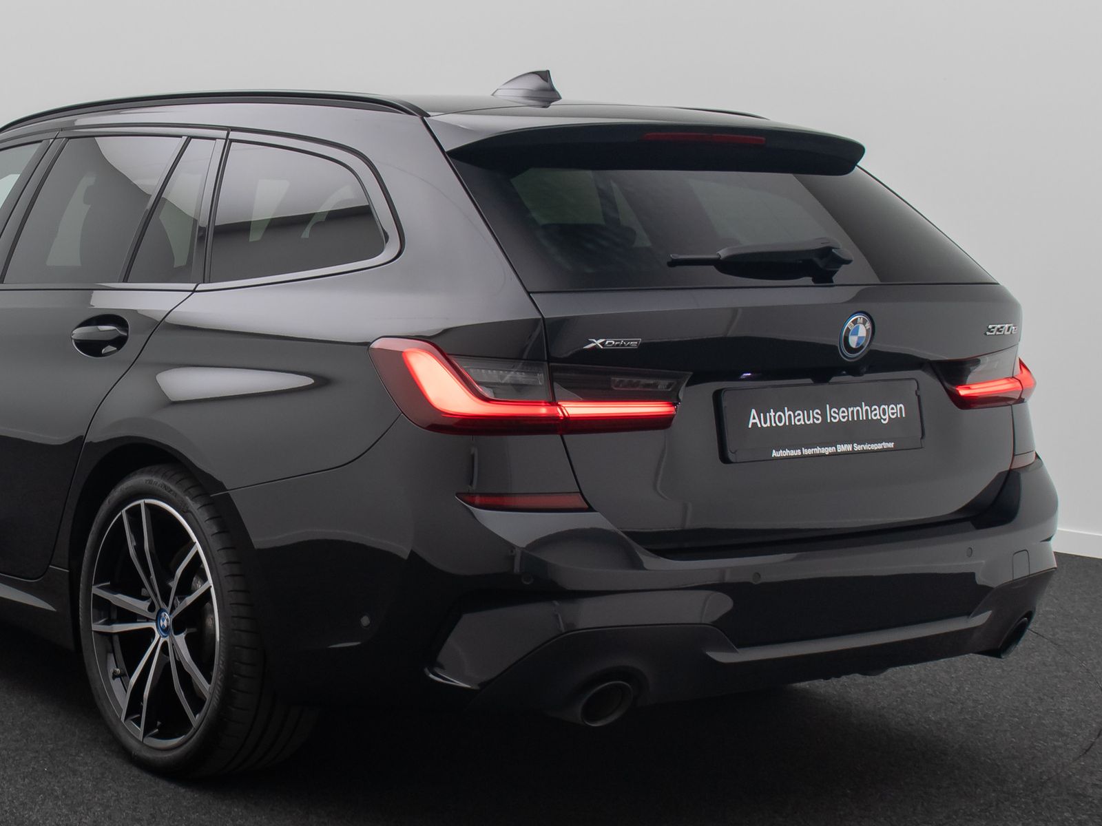 Fahrzeugabbildung BMW 330e xD M Sport DAB Laser 360°Alarm AHK HiFi 19"