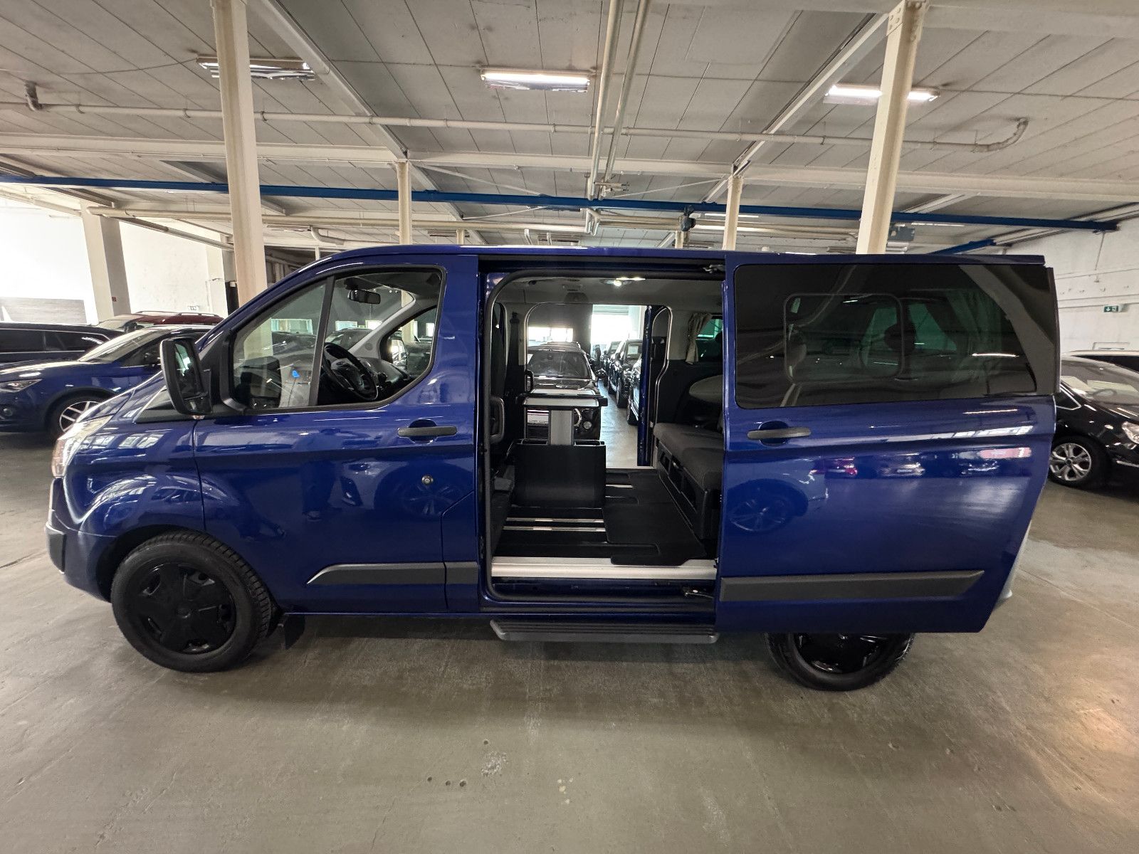 Fahrzeugabbildung Ford TOURNEO CUSTOM 2.2 TDCI WESTFALIA EUROLINE STHD