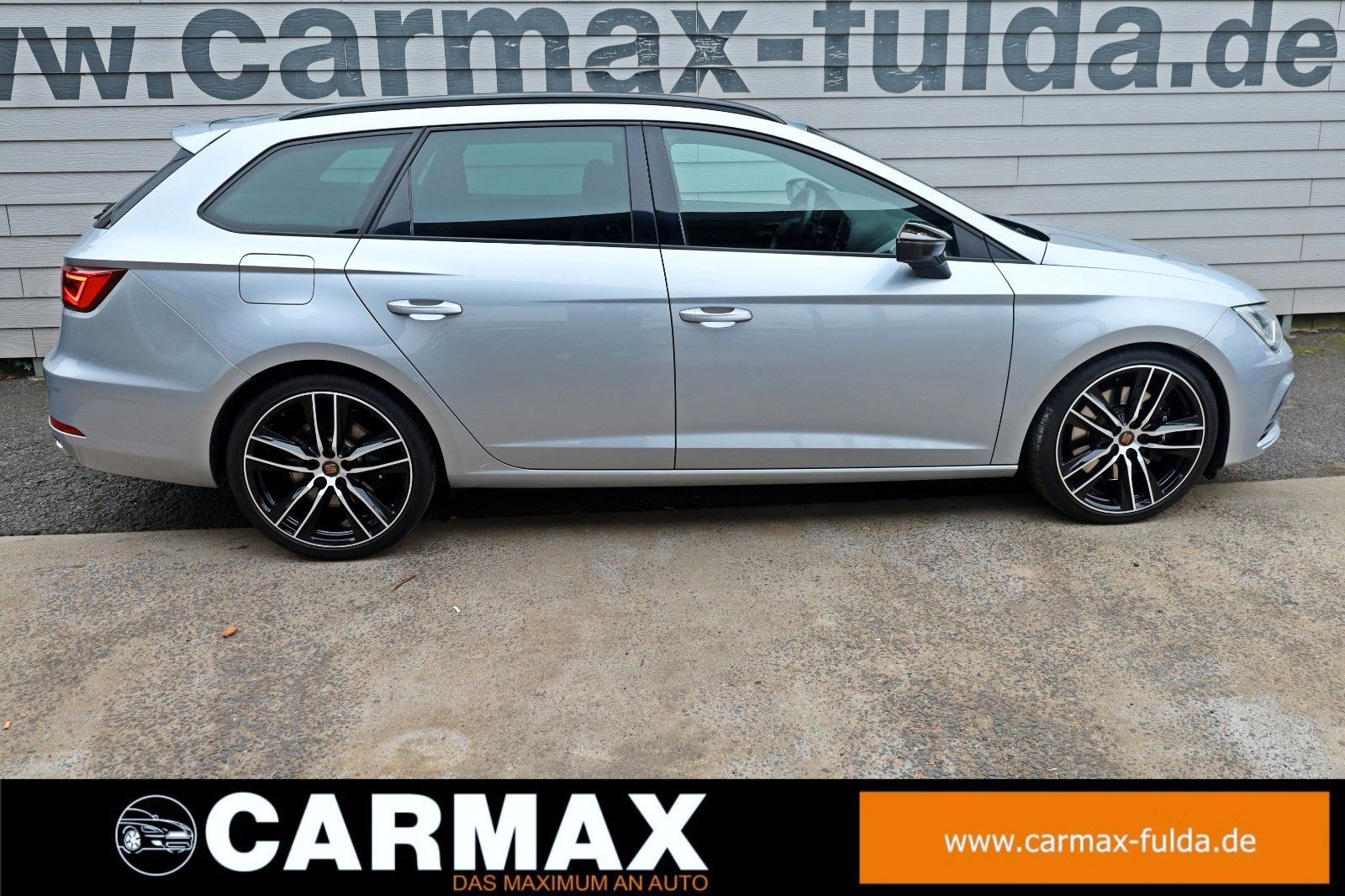 Fahrzeugabbildung SEAT Leon ST Cupra 300 4Dr.,T.Leder,Navi,Kamera,Panor