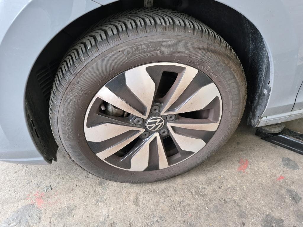 Fahrzeugabbildung Volkswagen Golf TSI Move *Navi*LED*PDC*Sitzhzg*ACC*APP*