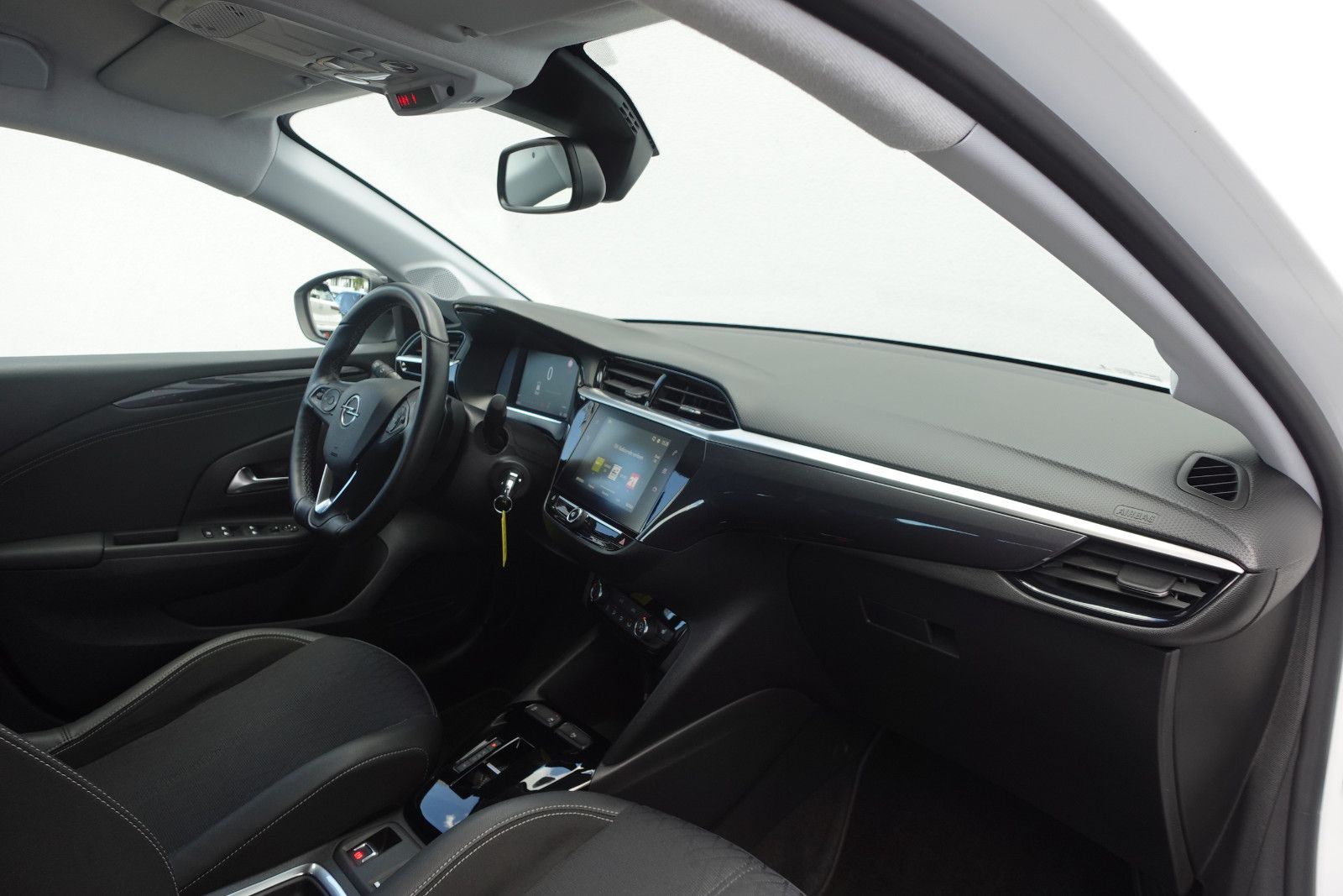 Fahrzeugabbildung Opel Corsa 1.2T Elegance Automatik Navi,Kamera,PDC,SH