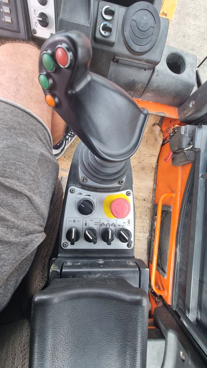 Fahrzeugabbildung BOMAG BW 174 AP Tandem