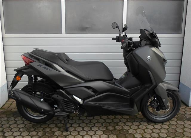 Yamaha X-Max 125