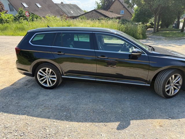VW Passat 2.0 TDI SCR 140kW DSG 4M Highl. Varia...