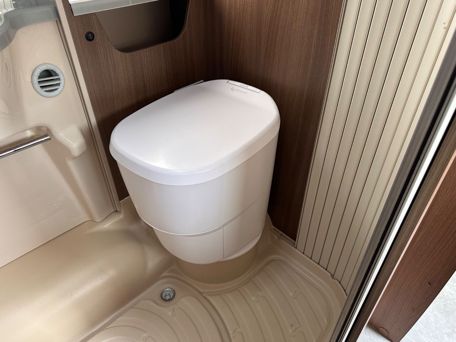 Fahrzeugabbildung Challenger Birthday 31 M14 140CH Transit WC/AHK
