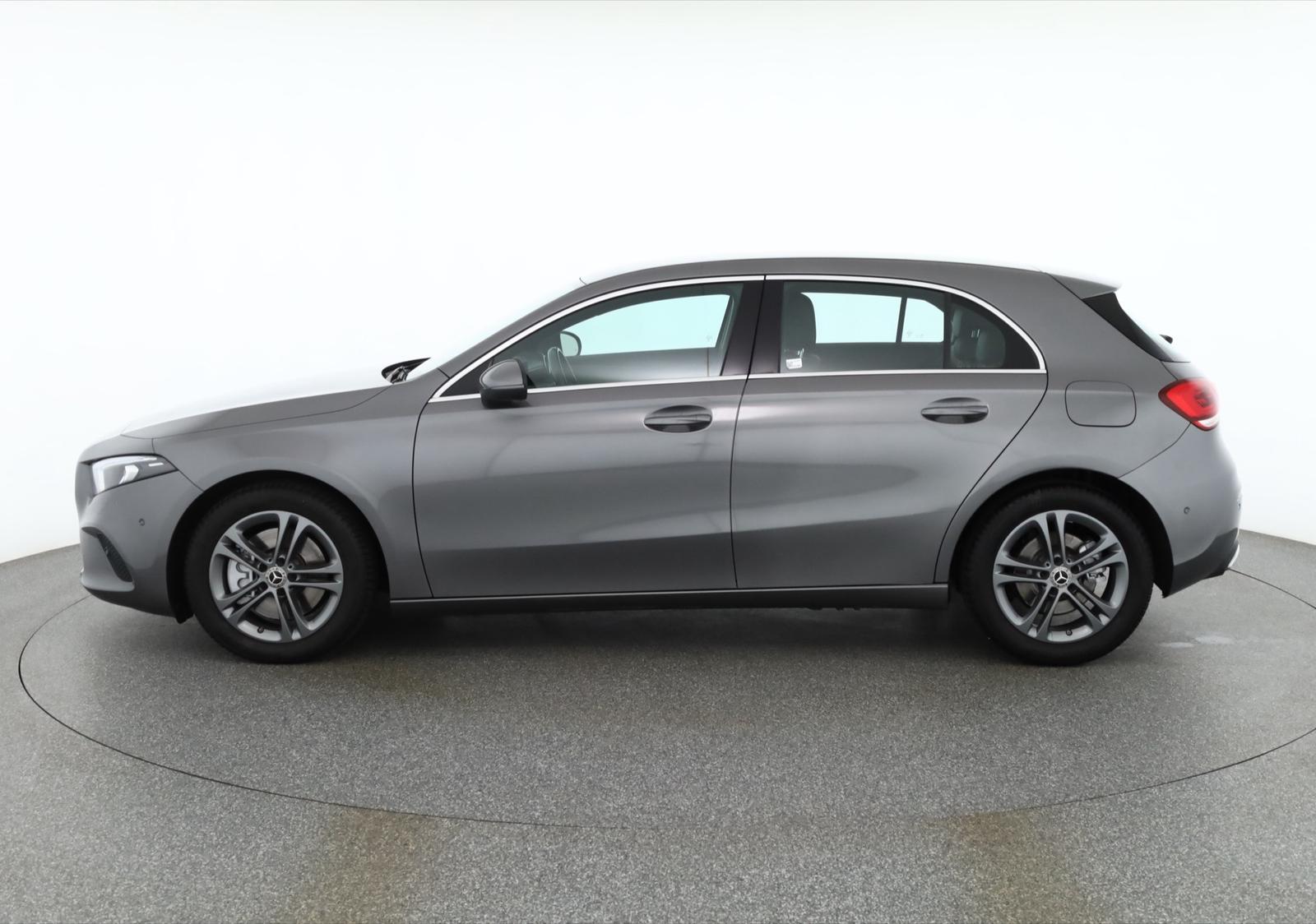 Mercedes-Benz A250 Progressive LED Navi Sitzheizung Kamera AHK