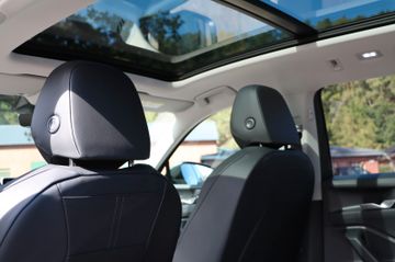 Volkswagen Tiguan 1.5 eTSI AHK Pano StHz 19 Zoll