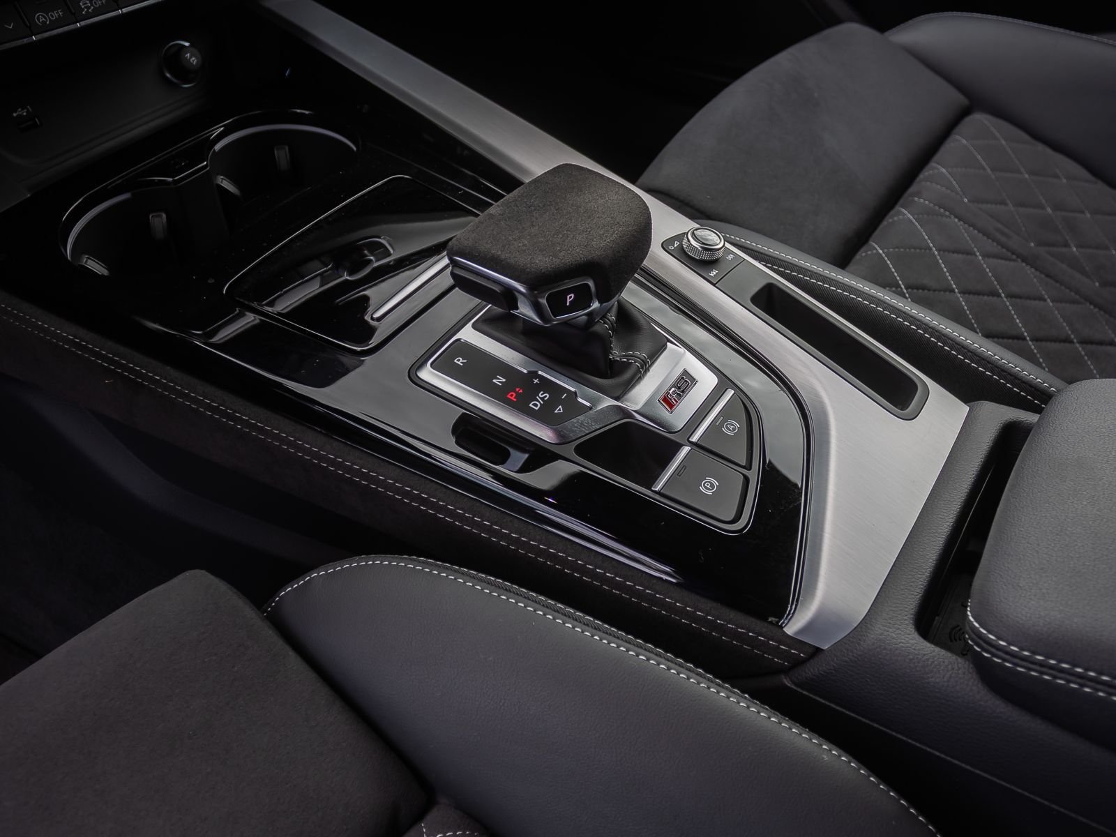 Audi RS4 Avant Matrix Sportfahrwerk Sportabgasanlage foto 19