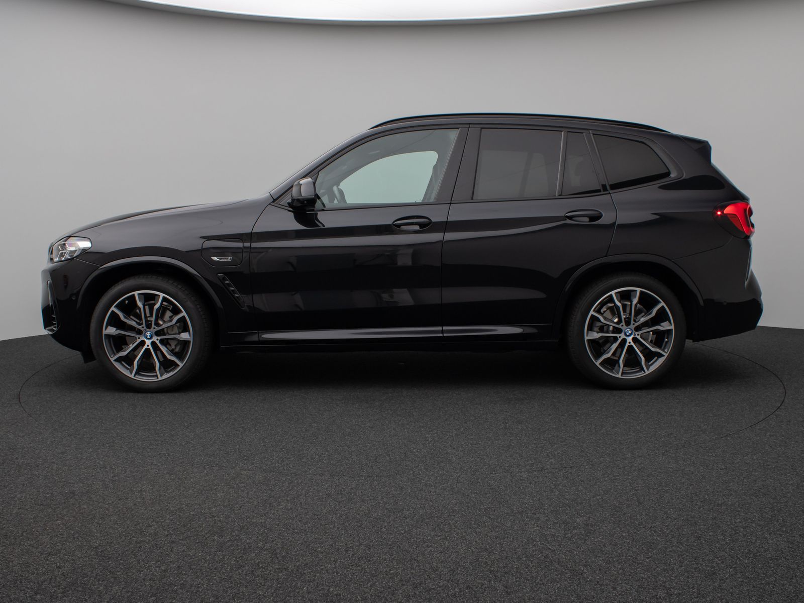 Fahrzeugabbildung BMW X3 xD30e M Sport 360°DAB HiFi Komfort AHK 20Zoll