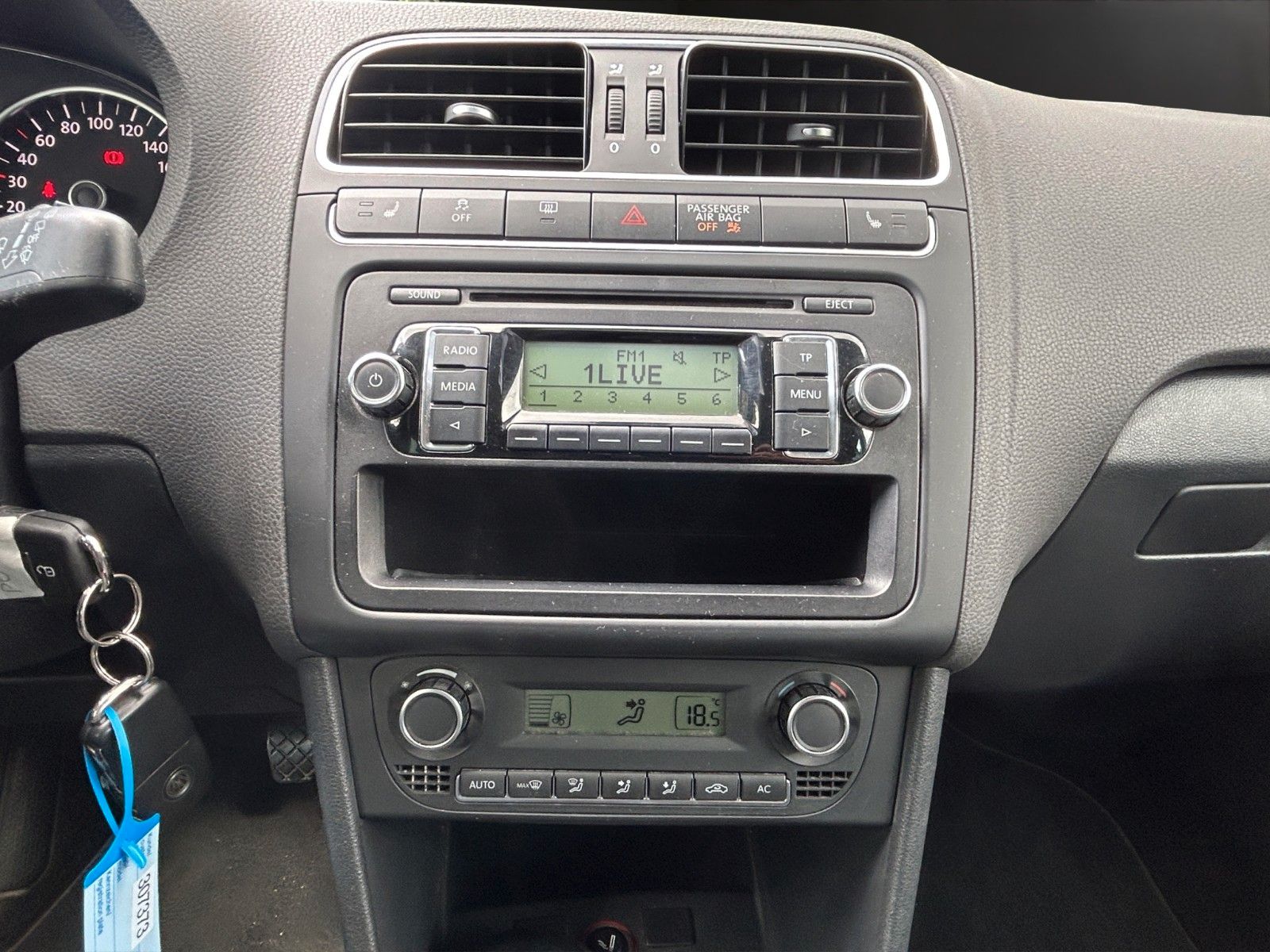 Fahrzeugabbildung Volkswagen Polo V Comfortline Klimaaut./Sitzheuzung/TÜV NEU