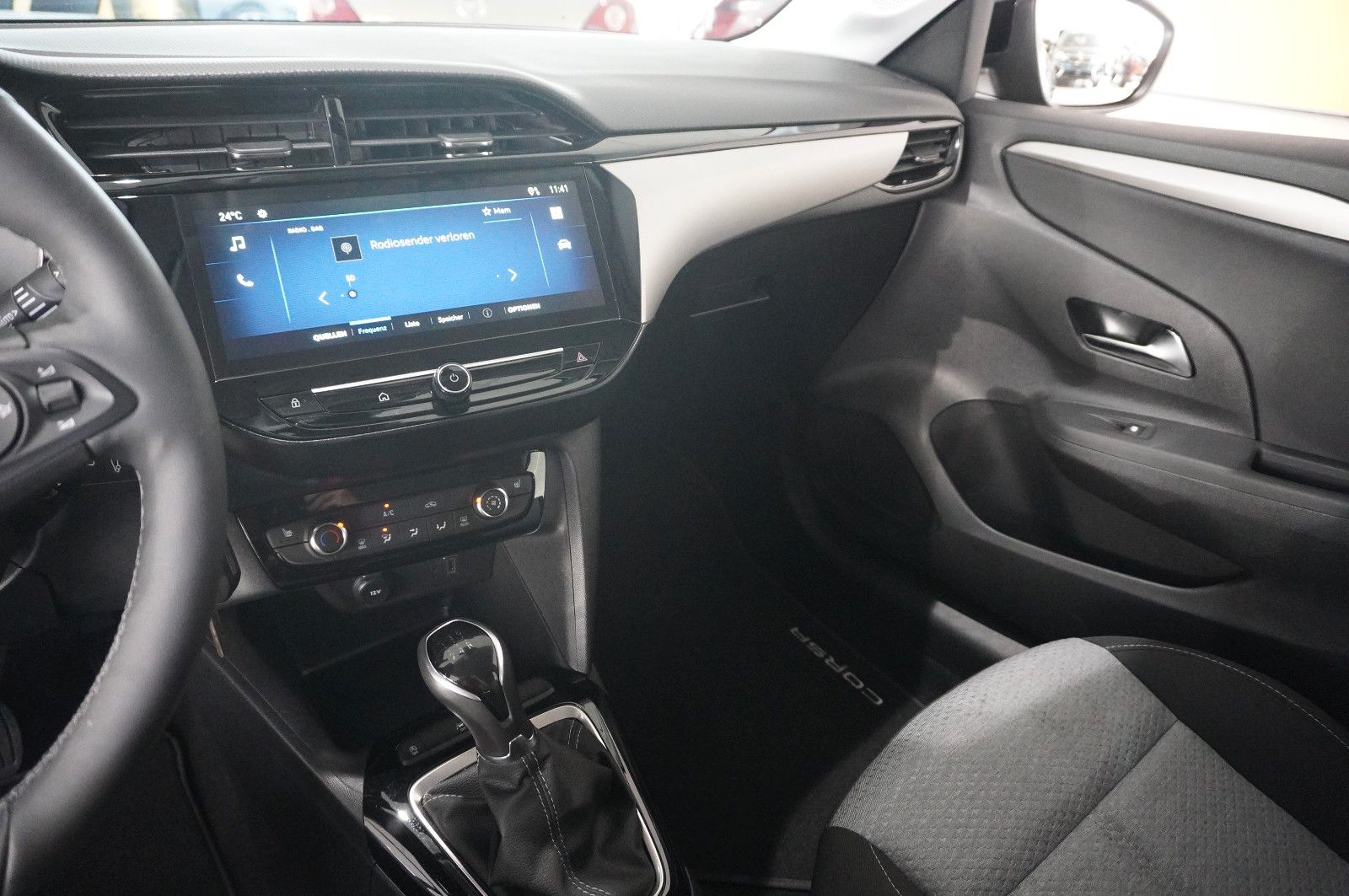 Fahrzeugabbildung Opel Corsa 1.2 MIRROR-LINK/SHZ/PDC/KAMERA/ALU16/LHZ