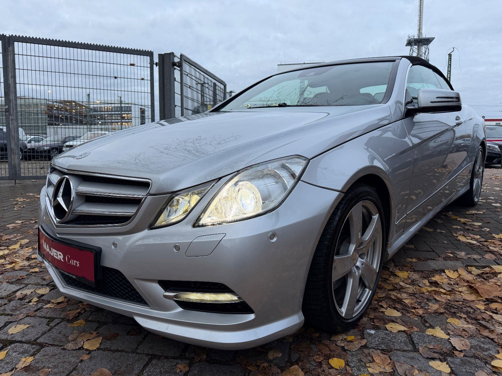 Fahrzeugabbildung Mercedes-Benz E 220 CDI Cabrio AIRSCARF*BIXENON*HARMANKARDON