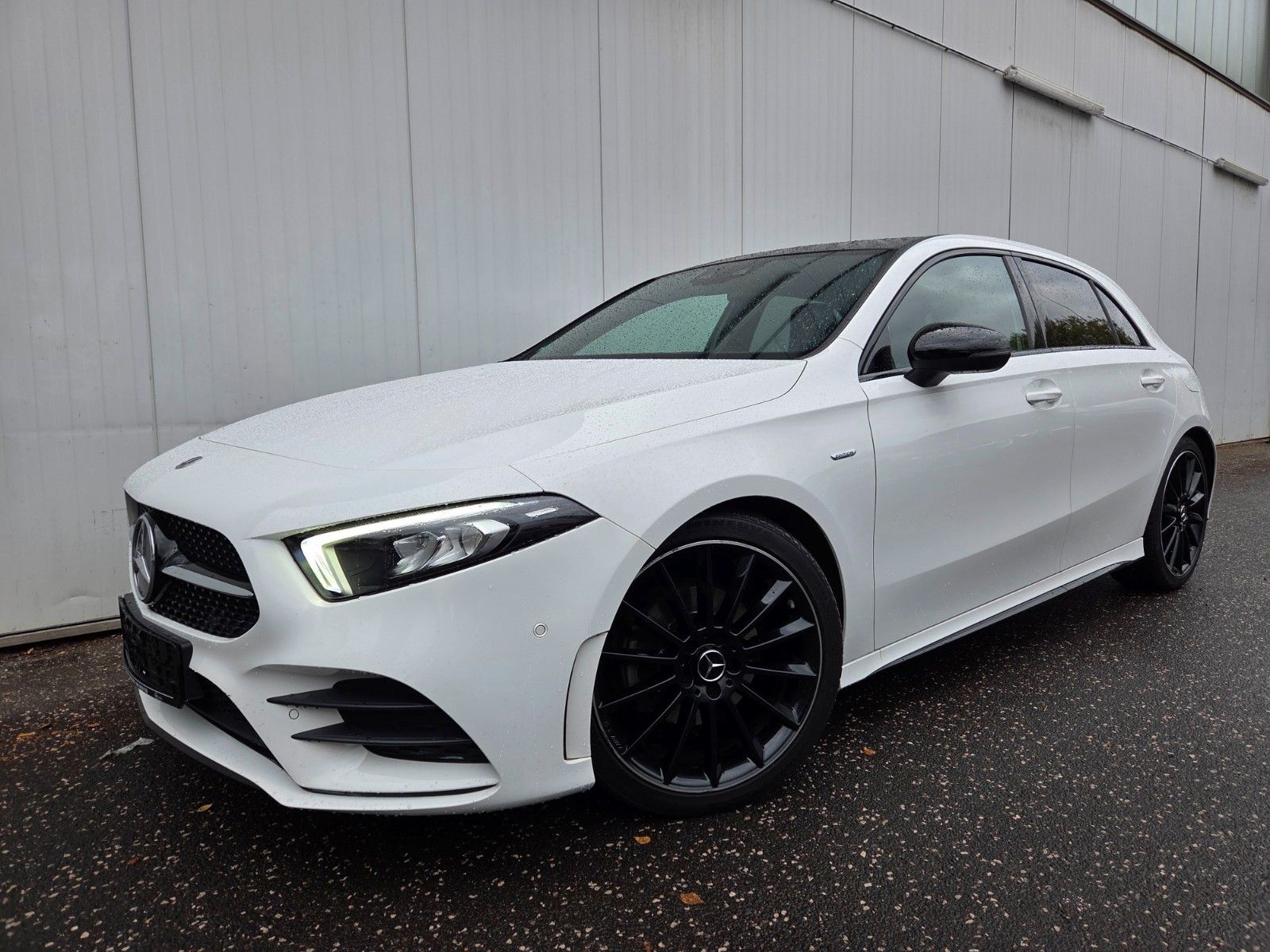 Mercedes-Benz A 180 d Edition AMG-Line Pano 19 Zoll foto 2