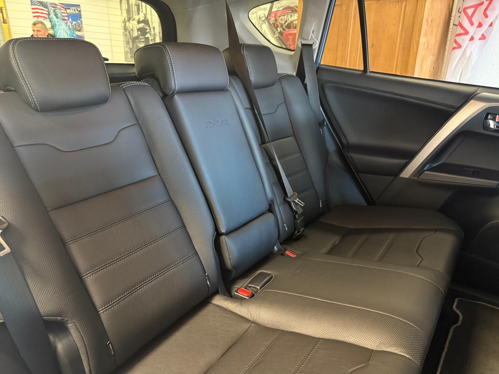 Fahrzeugabbildung Toyota RAV 4 RAV4 Hybrid Edition/ 1.HAND/AHK/KAMERA/LED