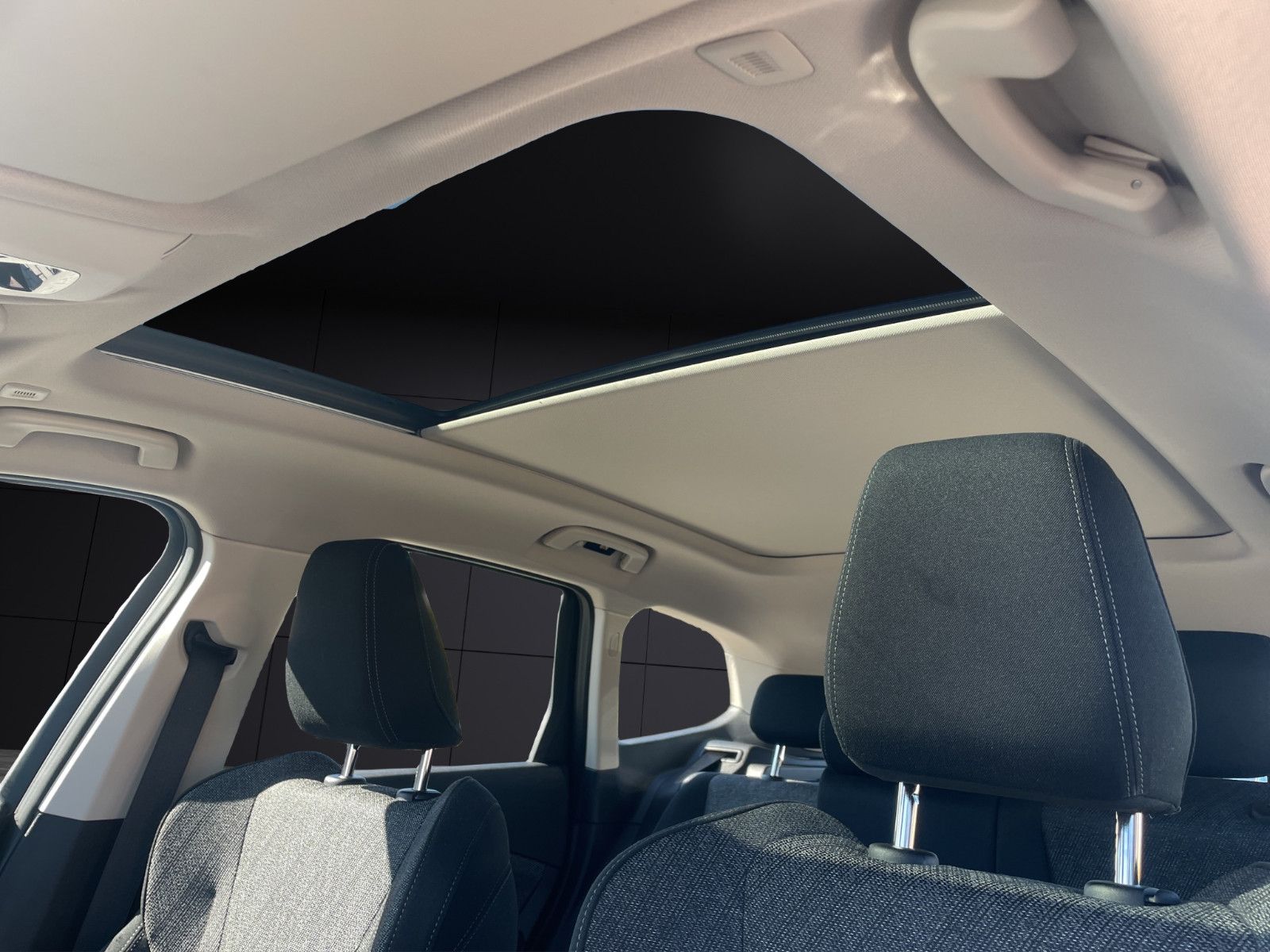 Fahrzeugabbildung BMW X1 23 i xDrive Shadow*Shzg*Pano*Navi*Cam
