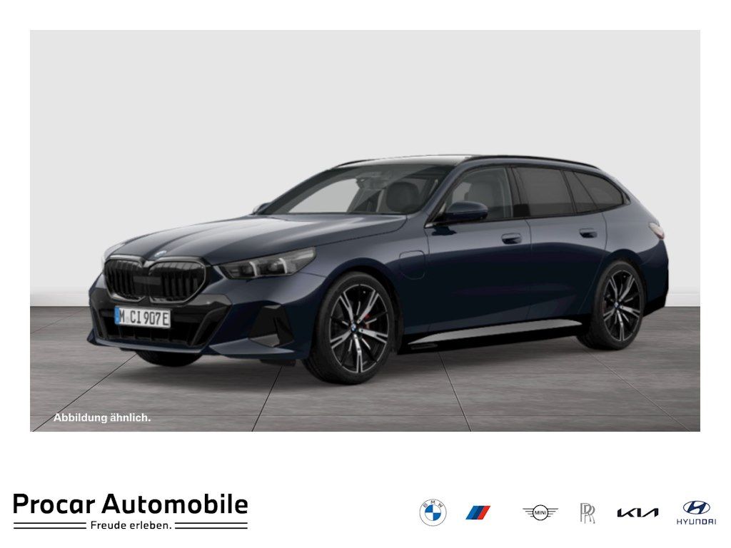 BMW 530e xDrive Touring M Sport HUD PANO ACC AHK LM