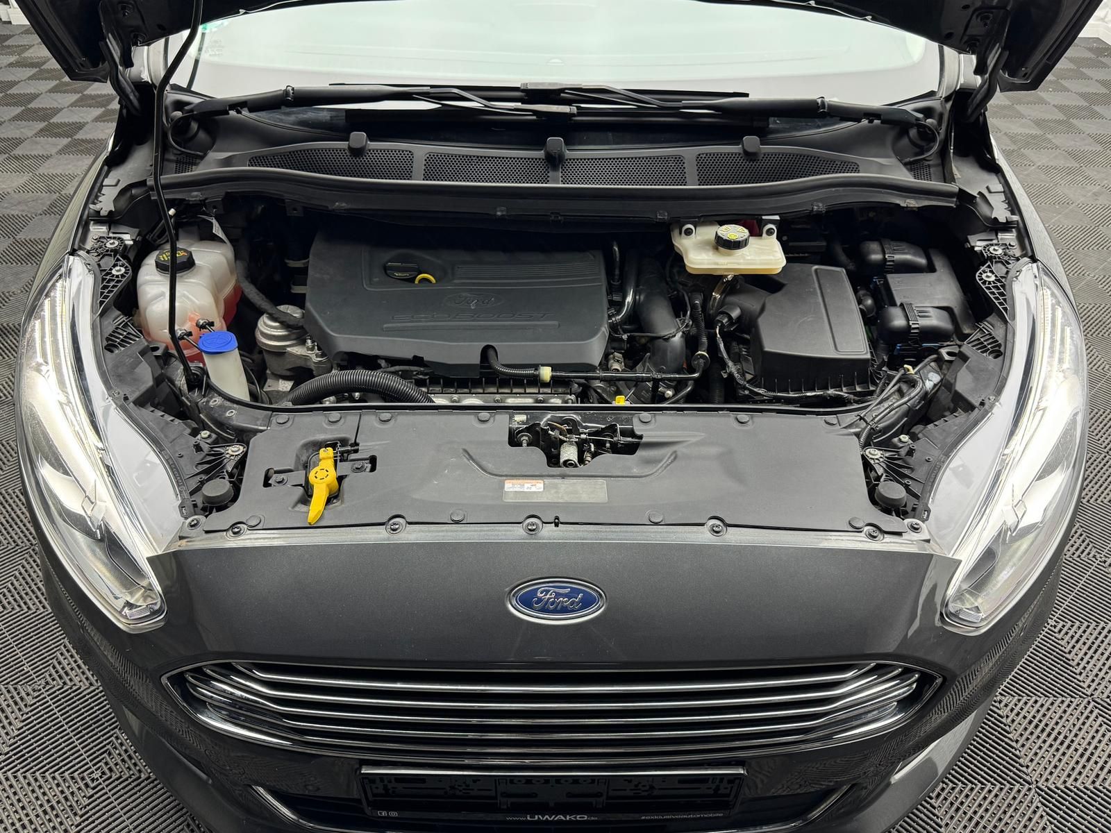 Fahrzeugabbildung Ford S-MAX 1.5 TITANIUM/7-SITZE/KEYLES/RCAM/NAV/PDC