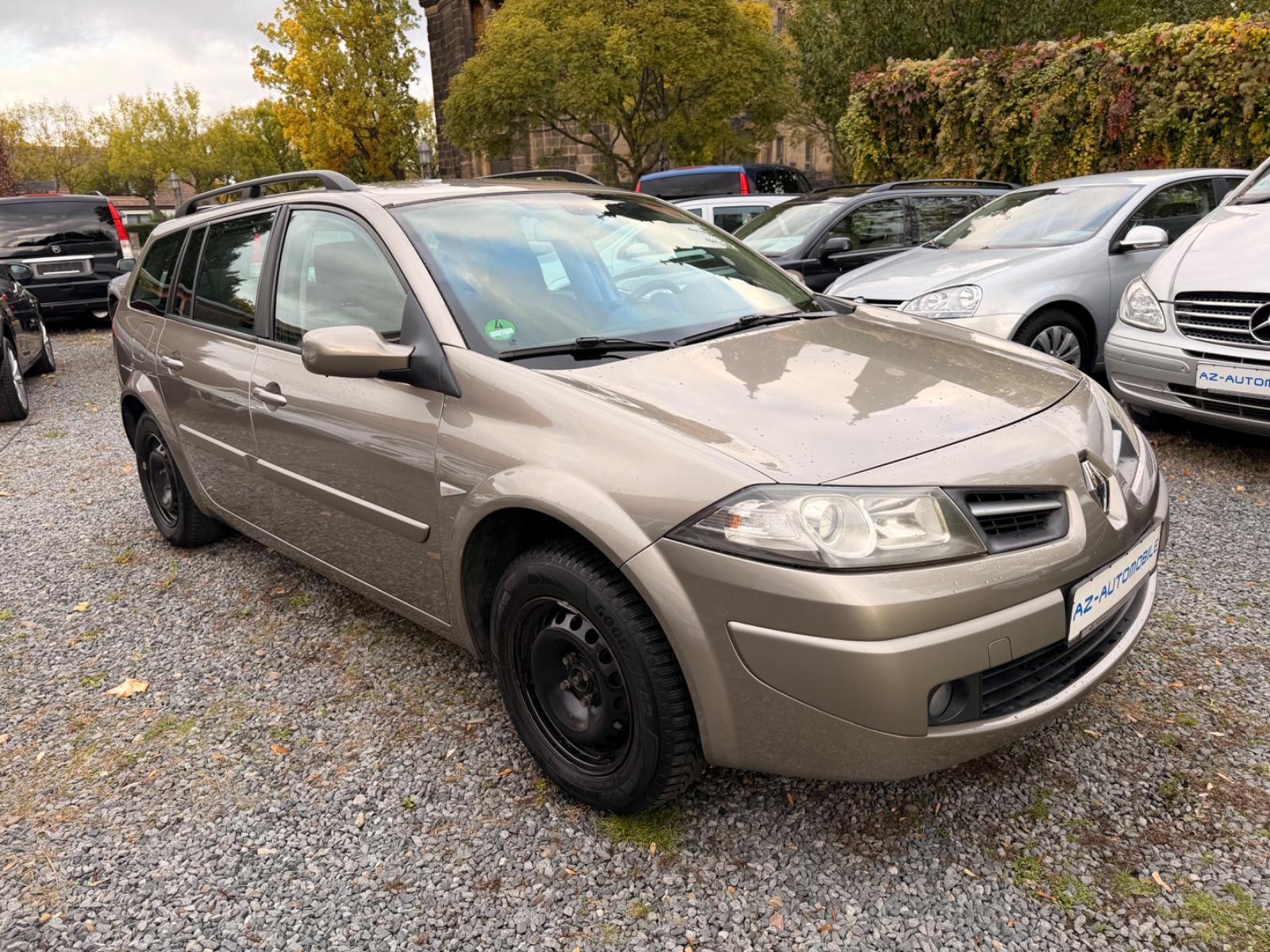 Renault Megane 2009 — салон
