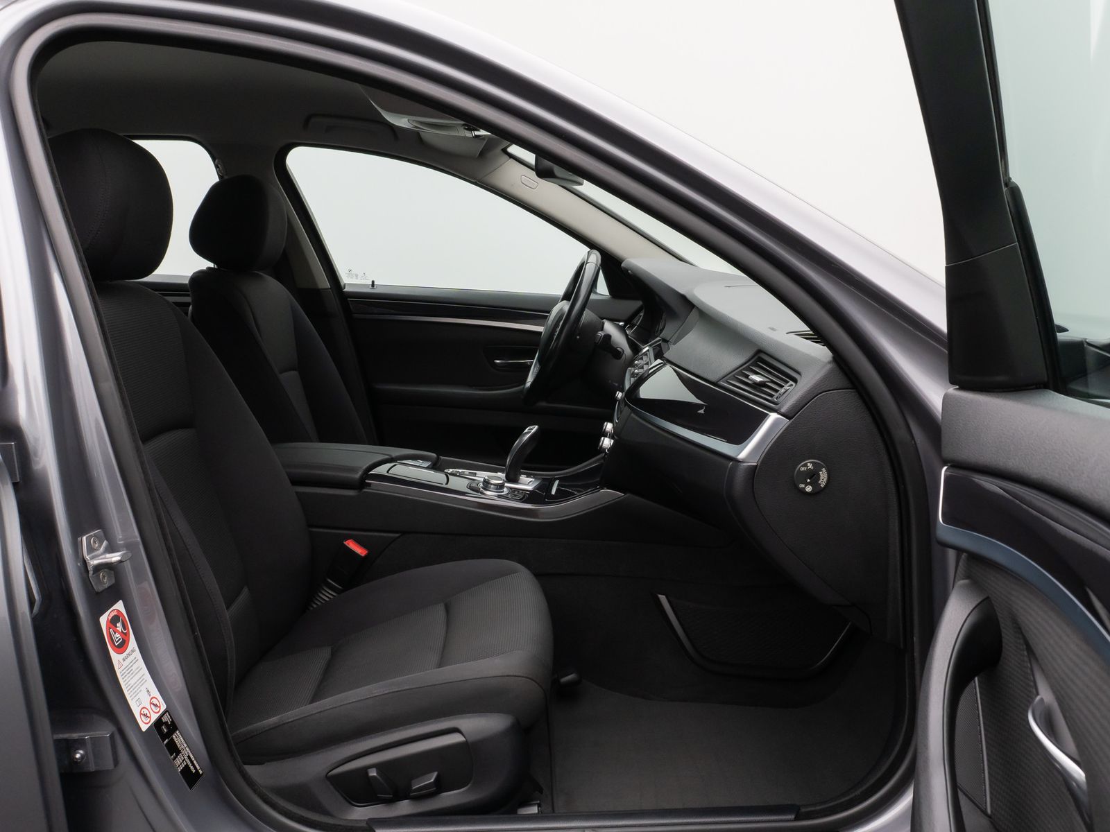 Fahrzeugabbildung BMW 520d Navi Sitzhzg Bi-Xenon PDC Tempomat