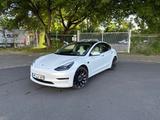 Tesla Model 3 Allradantrieb mit Dualmotor Performa... - Tesla Model 3 von privat