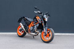 KTM Duke 690 R + A2 / 35 kW  + Akra + IXS Taschen