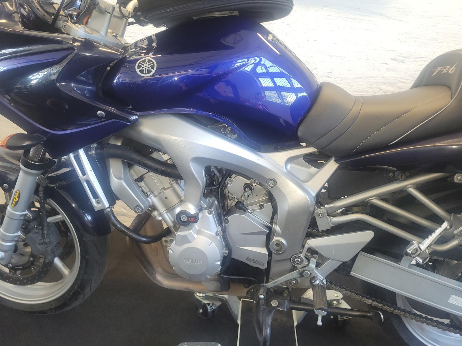 Yamaha FZ6-S aus 1.Hd.