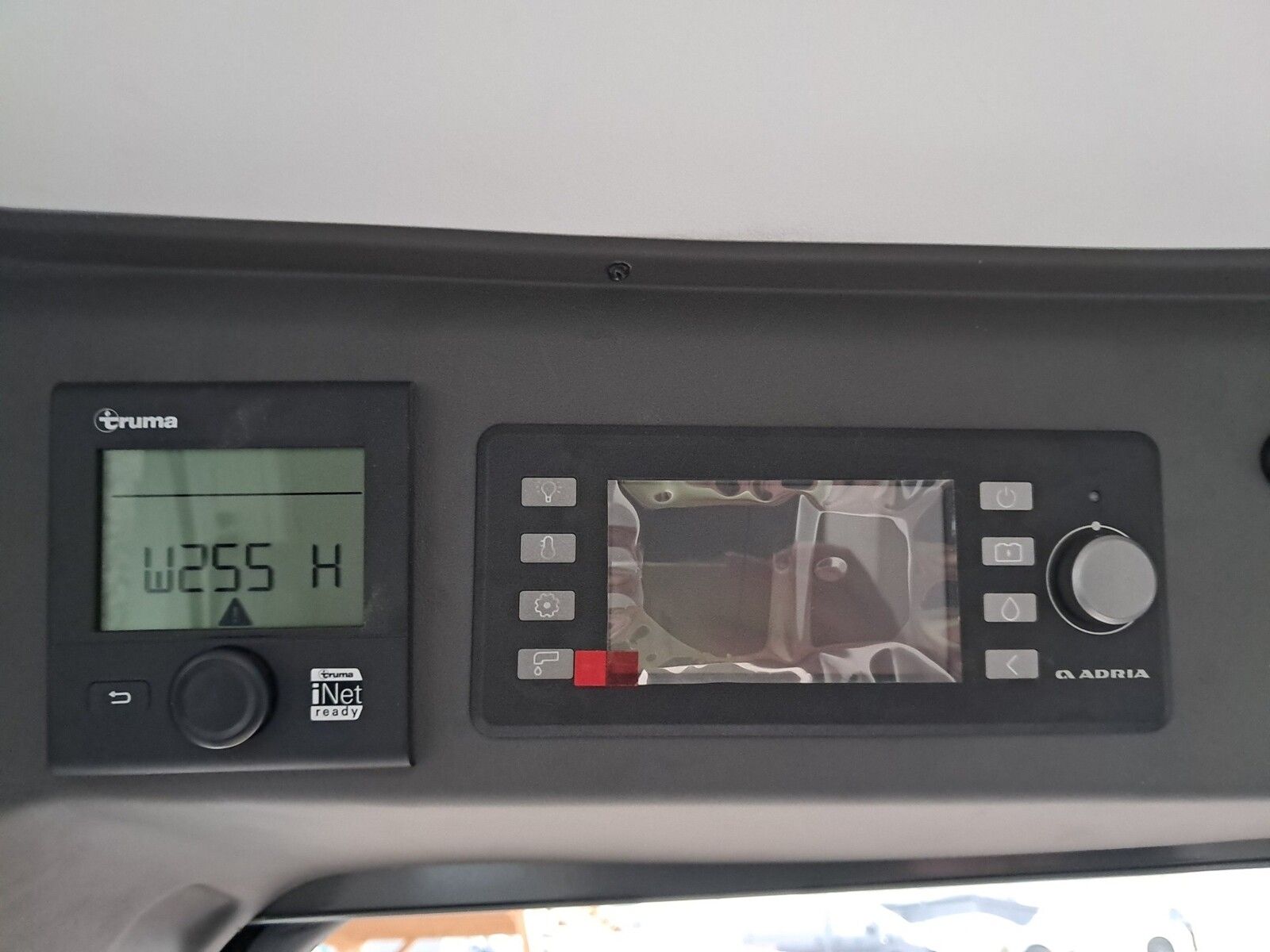 Fahrzeugabbildung Adria Twin Supreme 600 SBX Markise,AHK,Navi,RK