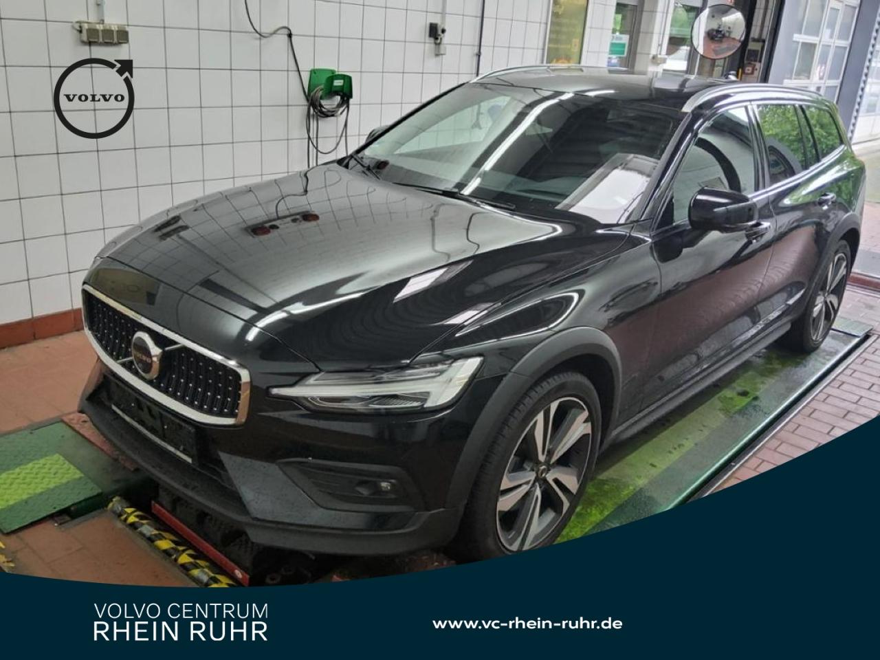 Volvo V60 Cross Country B4 AWD ULTIMATE 360°+PANO