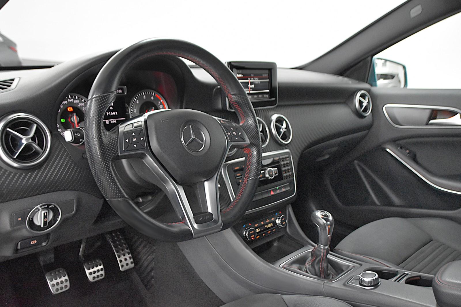 Mercedes-Benz A 180 AMG LINE *AUS 2 HAND*