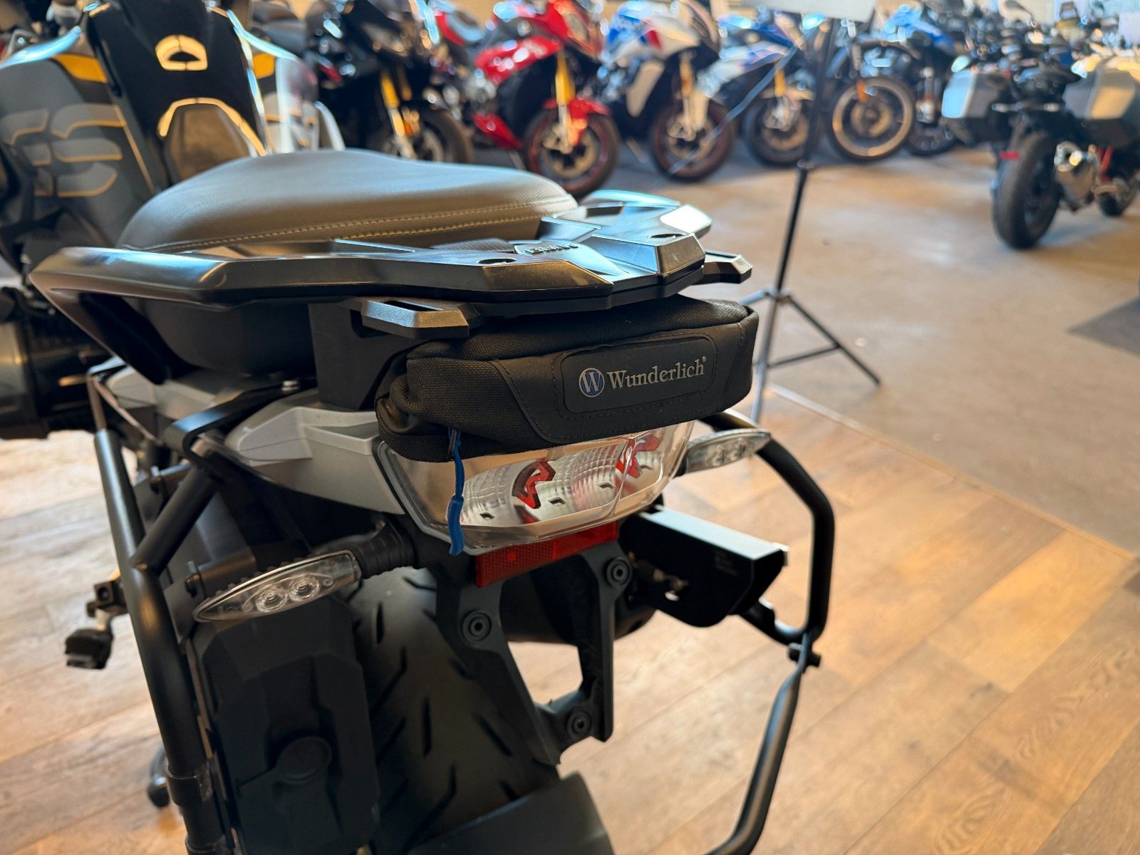 Fahrzeugabbildung BMW R 1250 GS Exclusive  inkl.  WESA -35mm tief