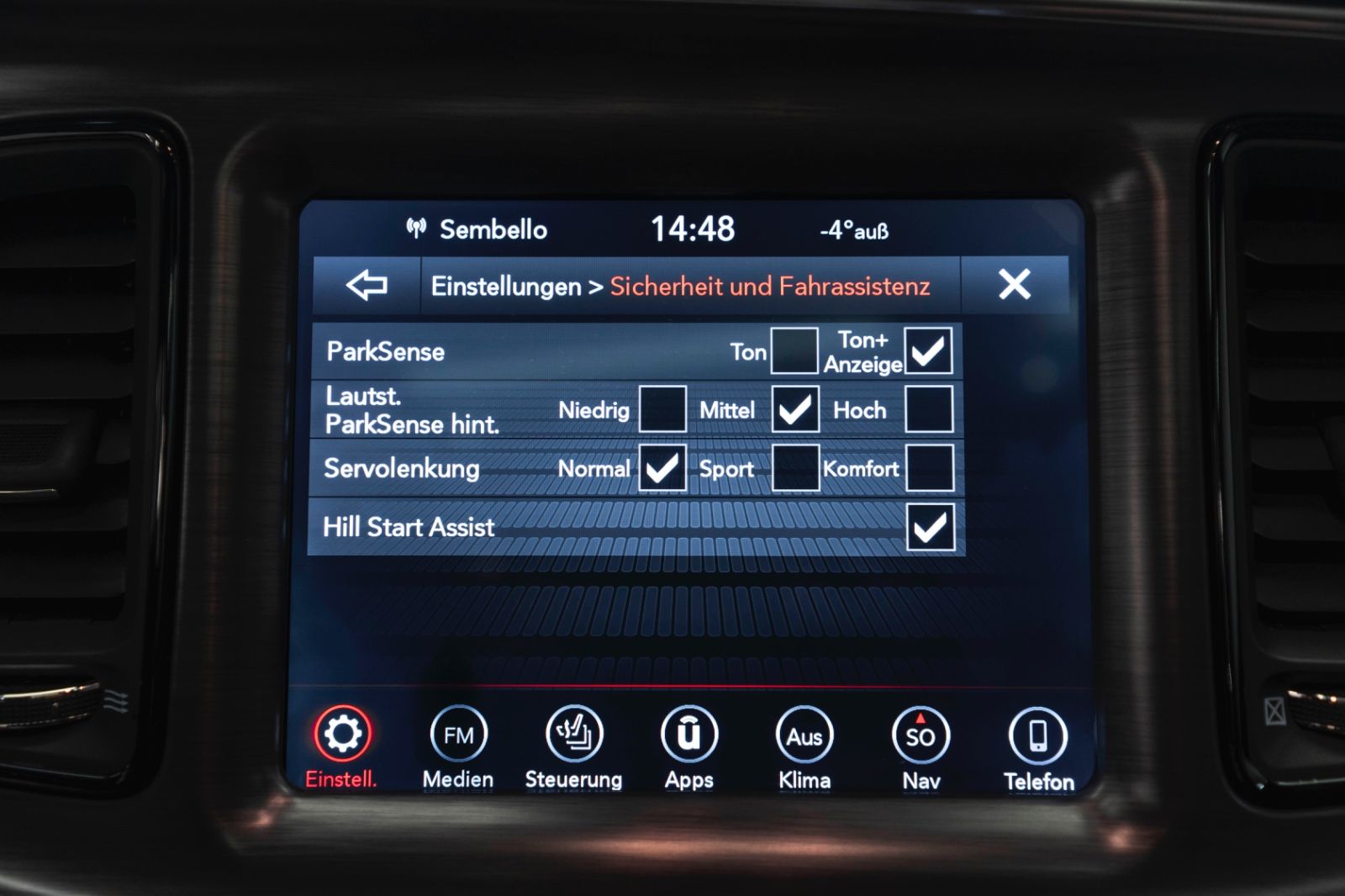 Fahrzeugabbildung Dodge Challenger 3,6L SXT ALPINE KAM CARPLAY M+S
