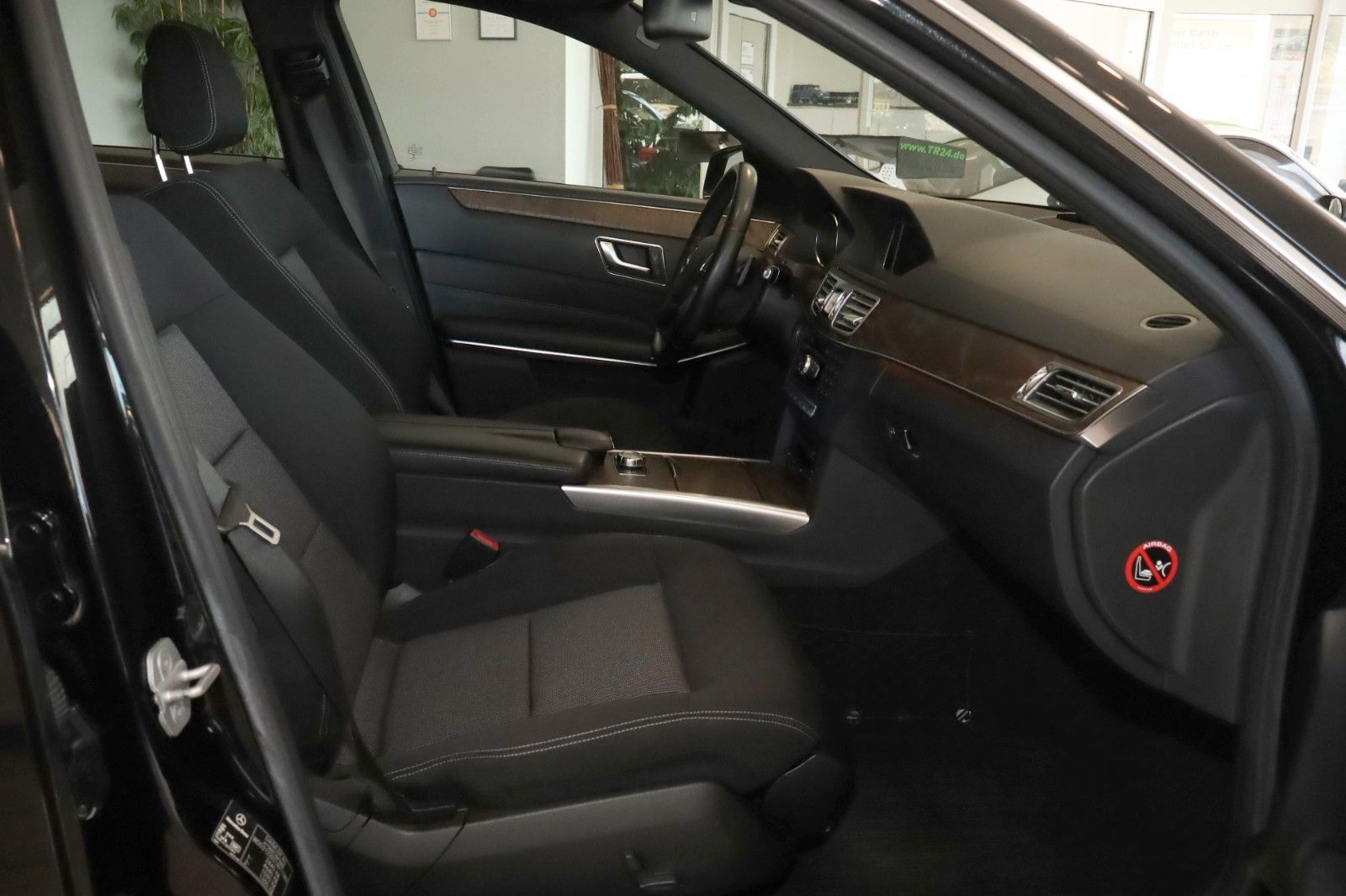 Fahrzeugabbildung Mercedes-Benz E 220 T CDI Elegance BlueEff. AHK, NAVI, 17Zoll