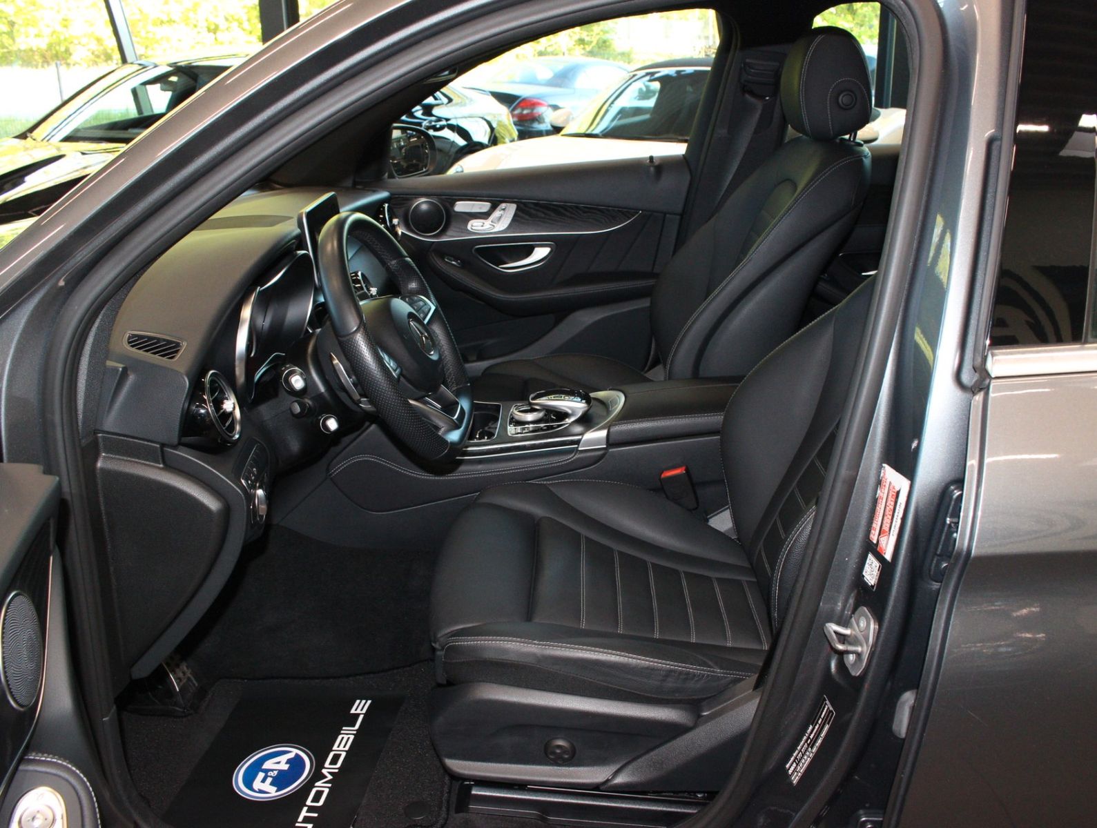 Fahrzeugabbildung Mercedes-Benz GLC 250 4MATIC AMG Line *PNRM*360 Kamera