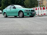 BMW E46 320i - BMW 320 aus 2000: E46
