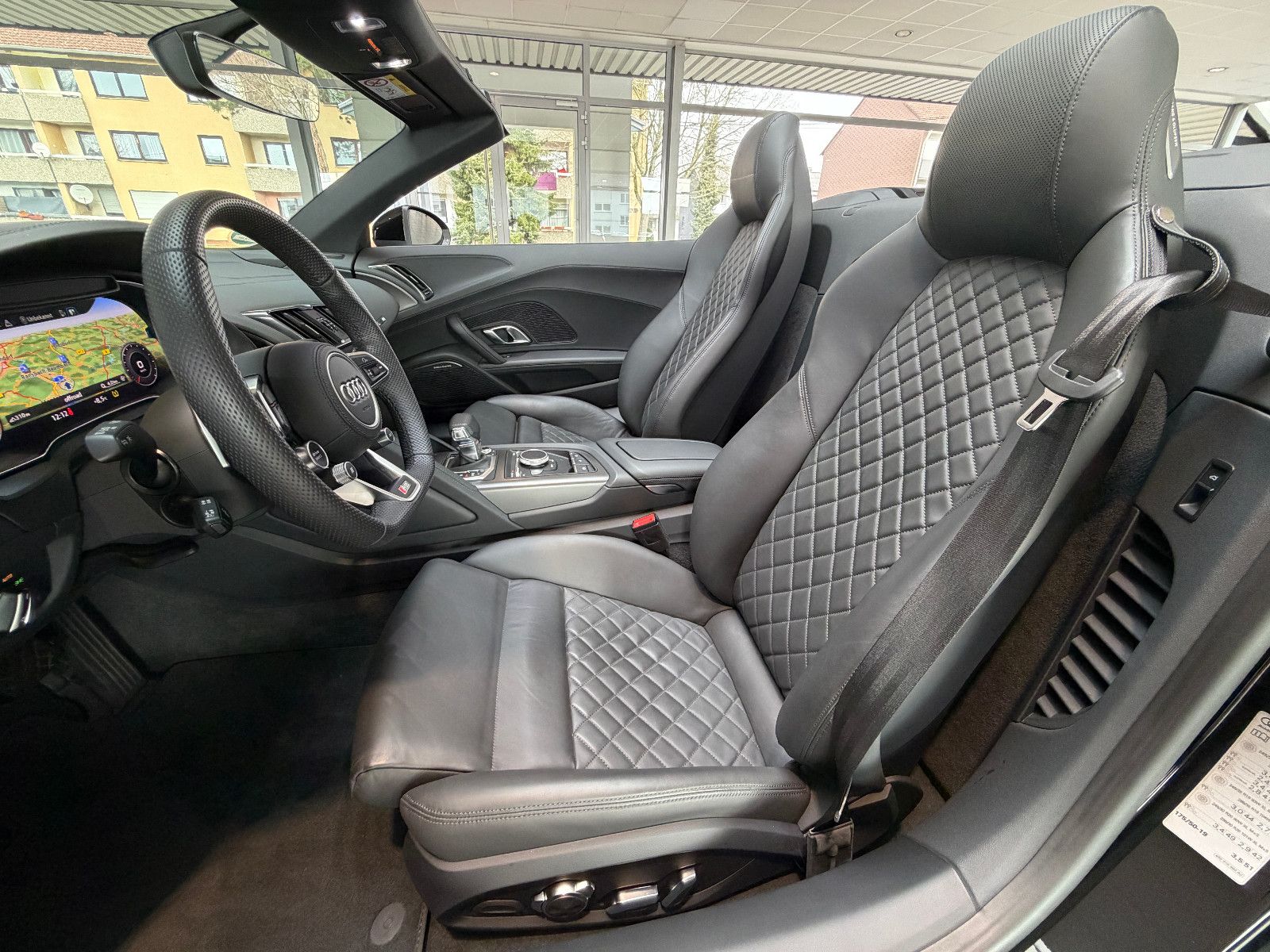 Fahrzeugabbildung Audi R8 Spyder 5.2 FSI RWD performance/BANG&OLUFSEN/