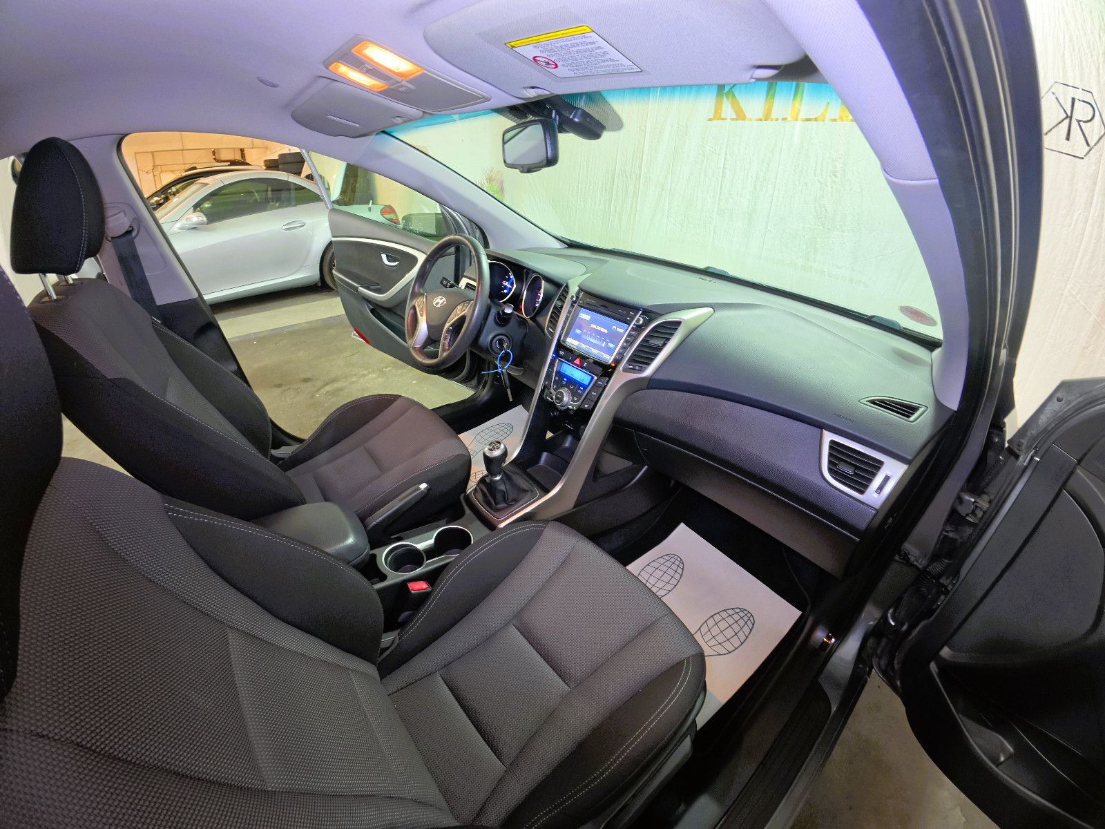 HYUNDAI i30 1.Hand Xenon, Kamera, PDC, Navi, Touch