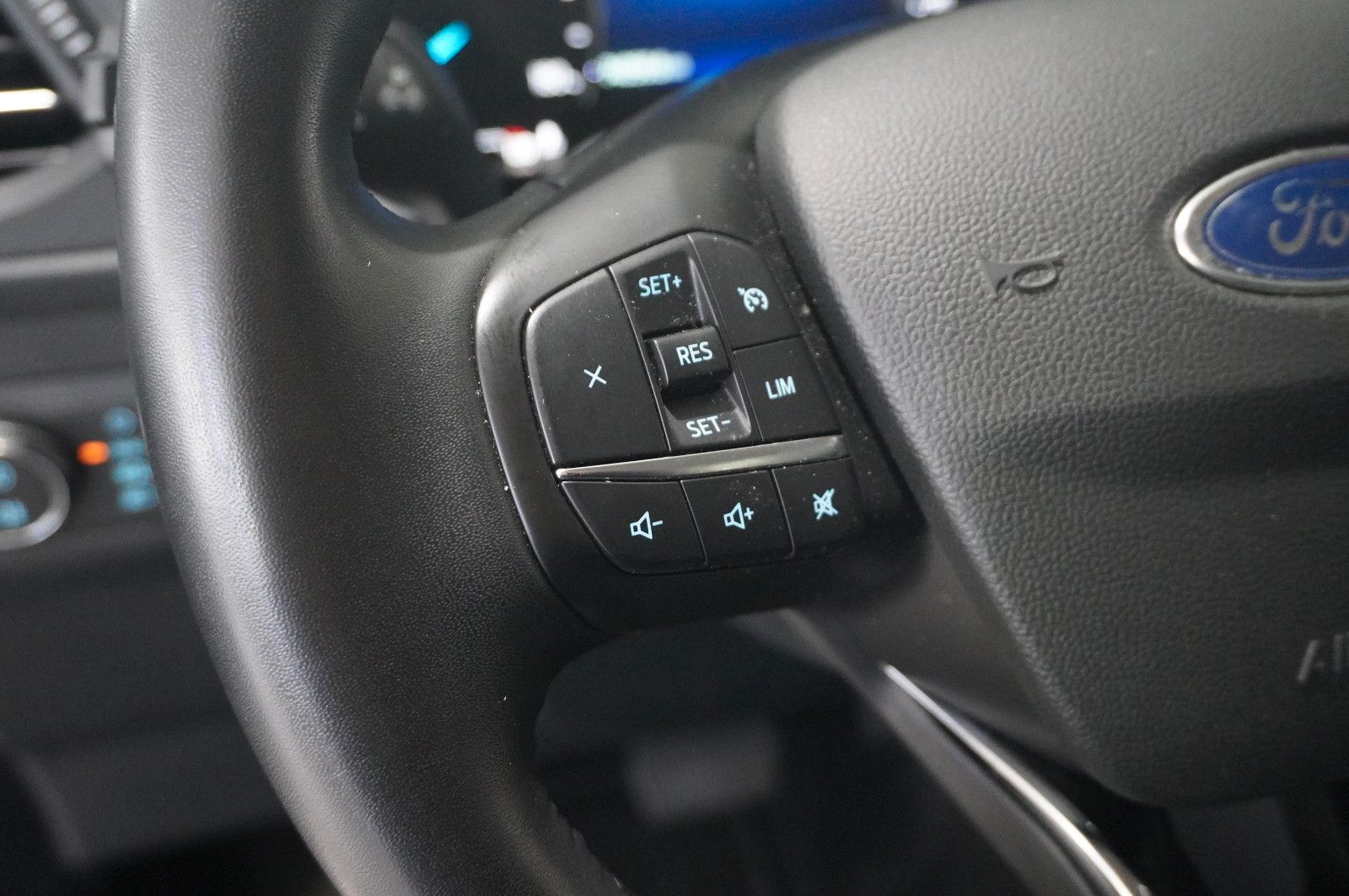 Fahrzeugabbildung Ford Kuga 2.5 HYBRID COOL & CON. NAVI/LED/SPORT/DAB+