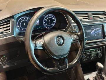 Volkswagen Tiguan - 12