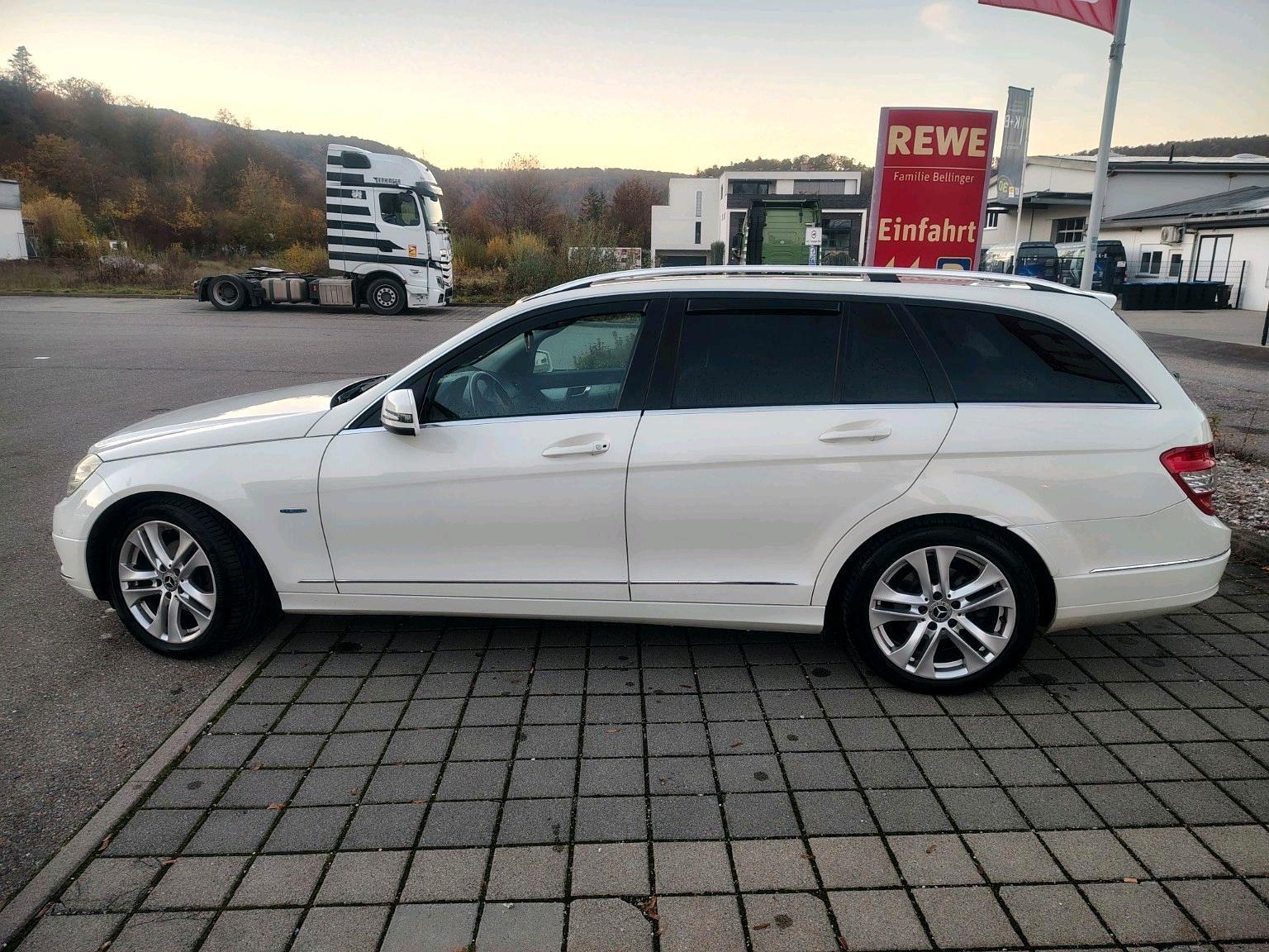 Mercedes-Benz C200 2010 — engine 136 HP (100kW)
