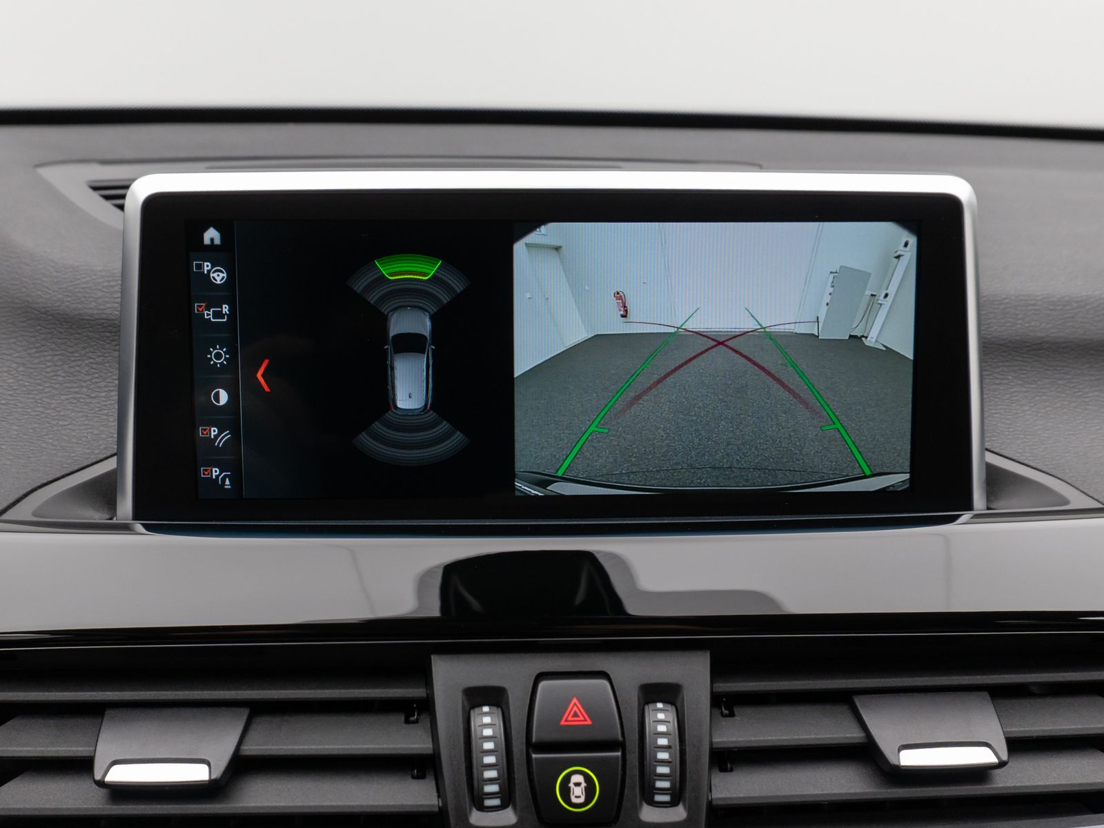 Fahrzeugabbildung BMW X1 sD18i Kamera DAB HiFi Navi Komfort LED Sport