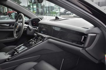 Porsche Panamera - 12